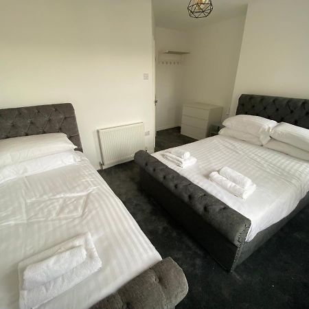 Memorial Building Apartment รูธิน ภายนอก รูปภาพ