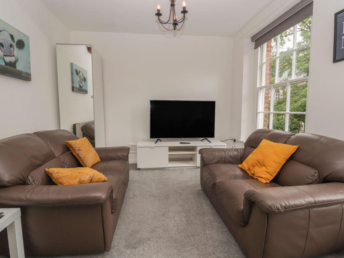 Memorial Building Apartment รูธิน ภายนอก รูปภาพ