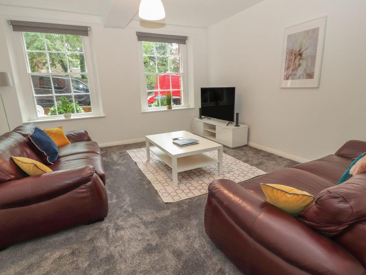 Memorial Building Apartment รูธิน ภายนอก รูปภาพ