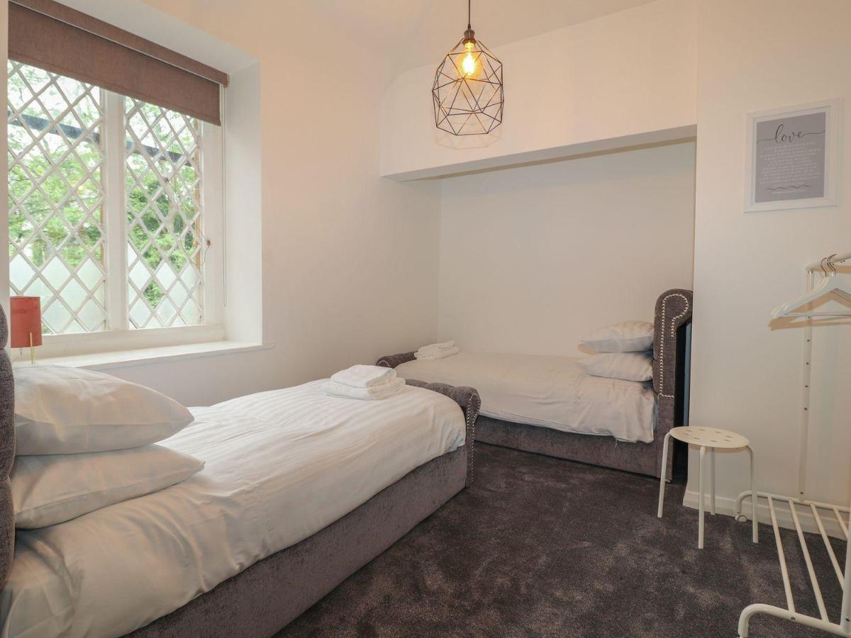 Memorial Building Apartment รูธิน ภายนอก รูปภาพ