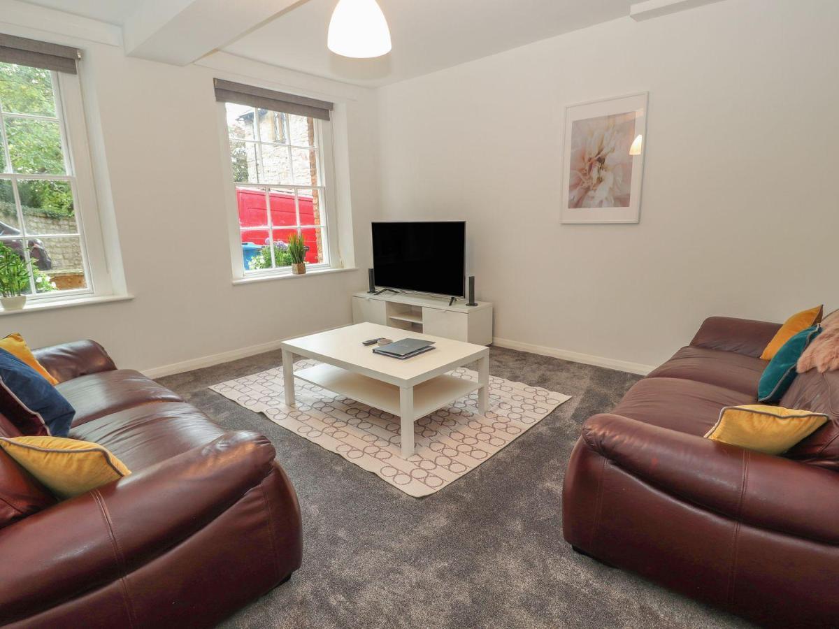 Memorial Building Apartment รูธิน ภายนอก รูปภาพ