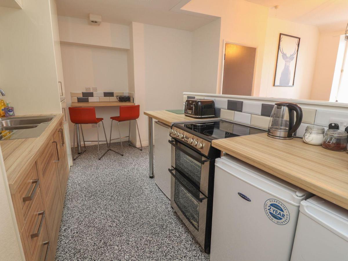 Memorial Building Apartment รูธิน ภายนอก รูปภาพ