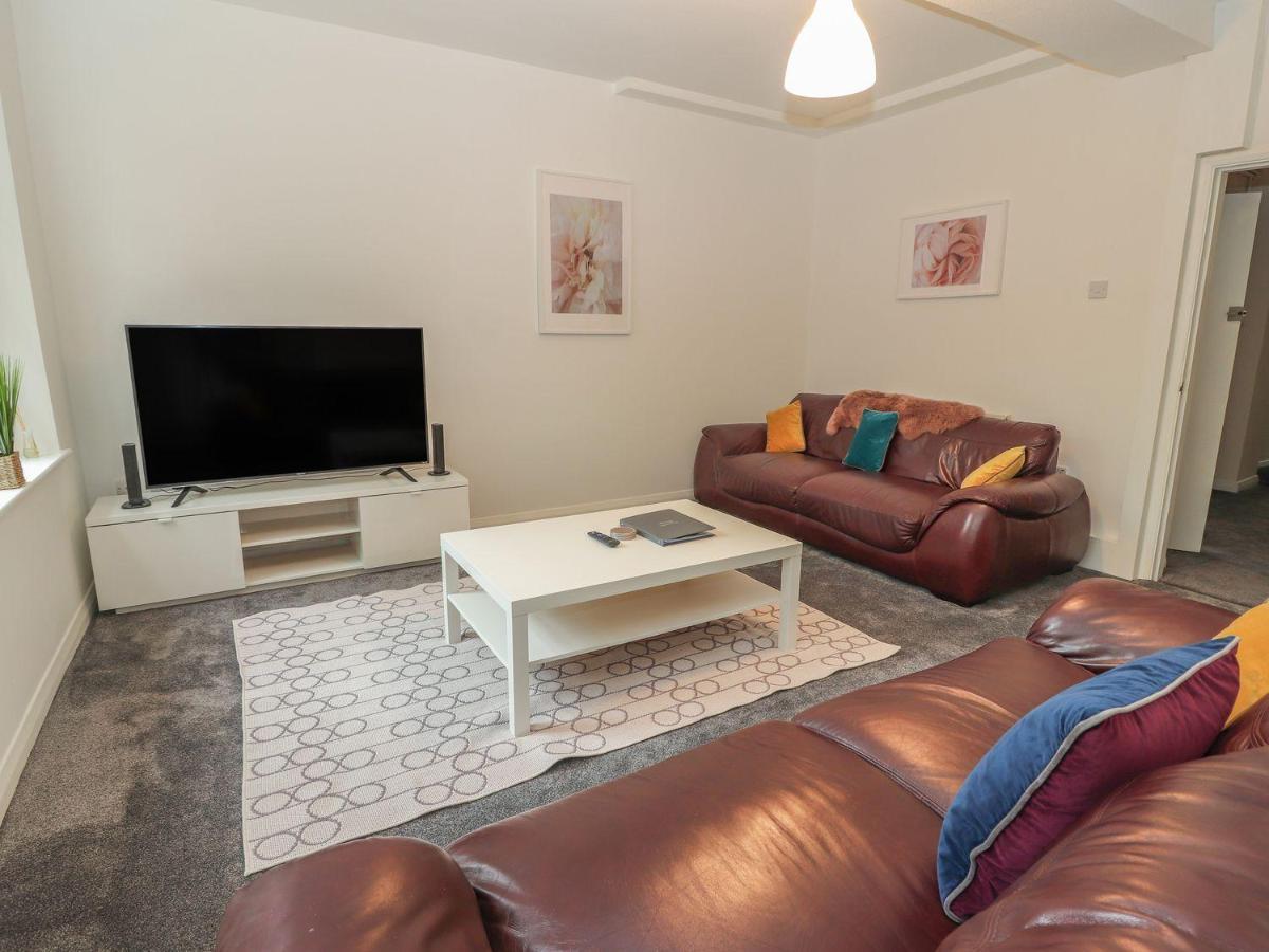 Memorial Building Apartment รูธิน ภายนอก รูปภาพ