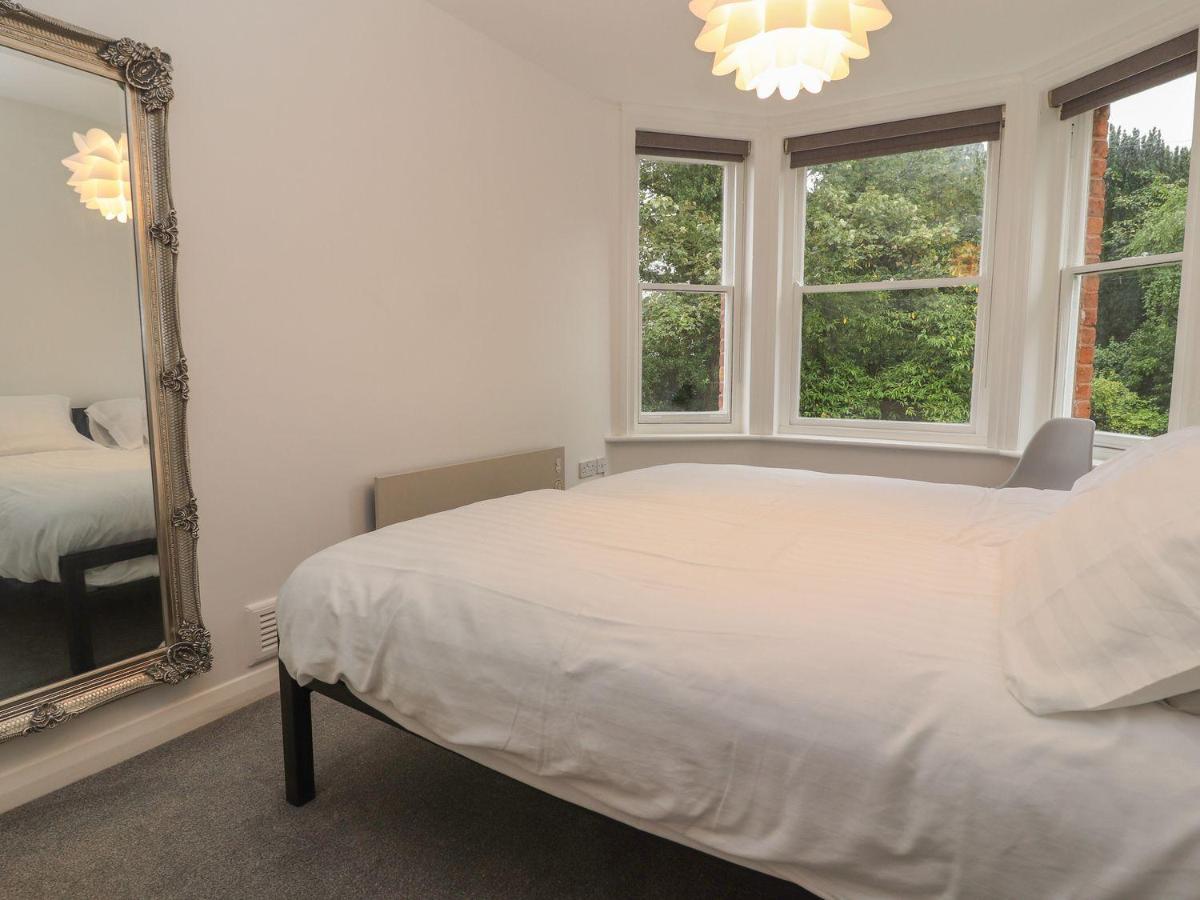 Memorial Building Apartment รูธิน ภายนอก รูปภาพ