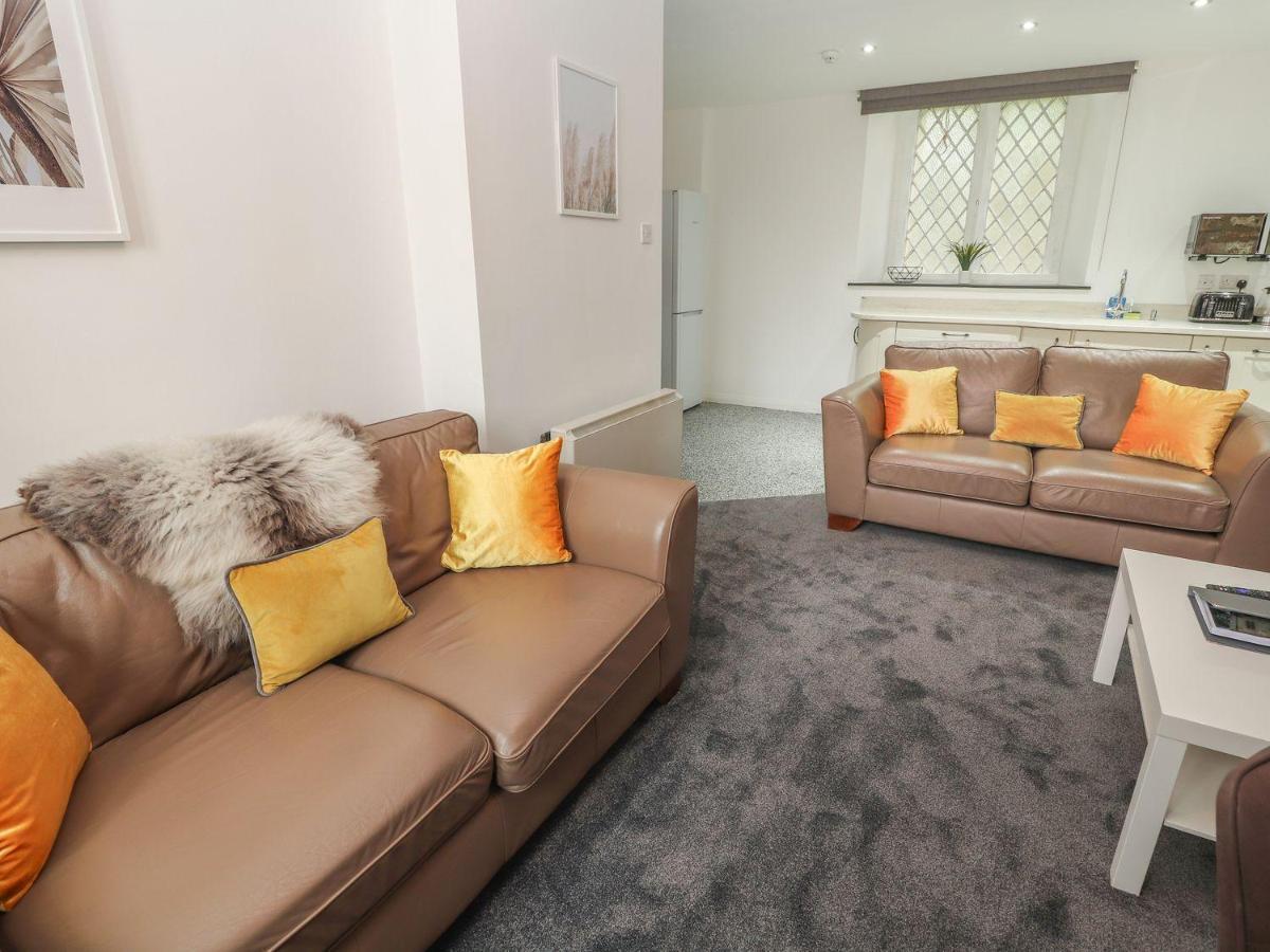 Memorial Building Apartment รูธิน ภายนอก รูปภาพ