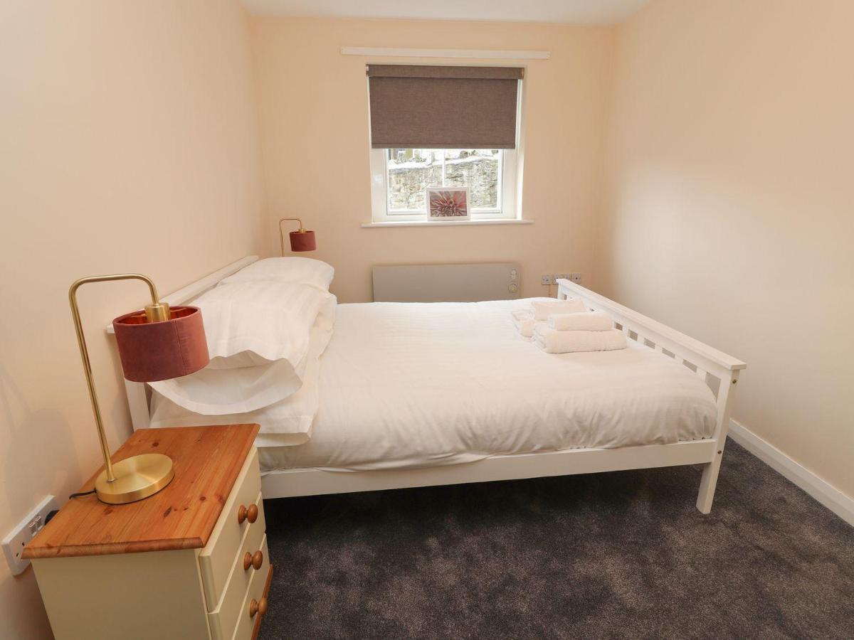 Memorial Building Apartment รูธิน ภายนอก รูปภาพ