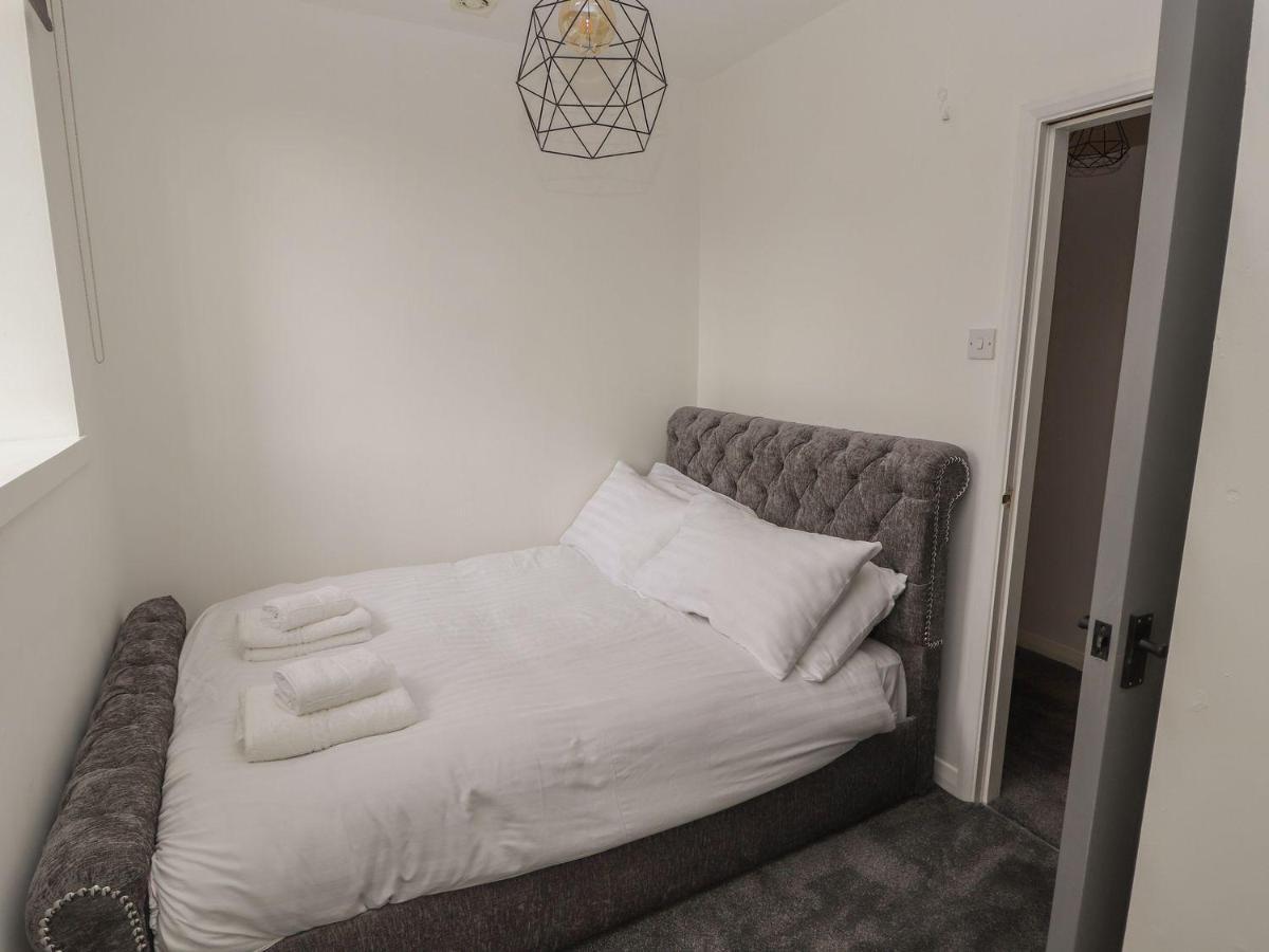 Memorial Building Apartment รูธิน ภายนอก รูปภาพ