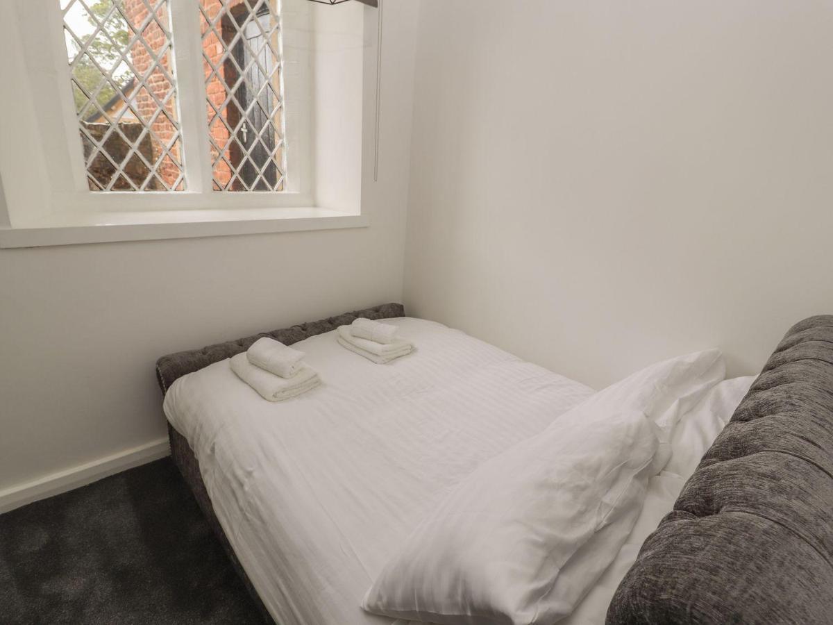 Memorial Building Apartment รูธิน ภายนอก รูปภาพ