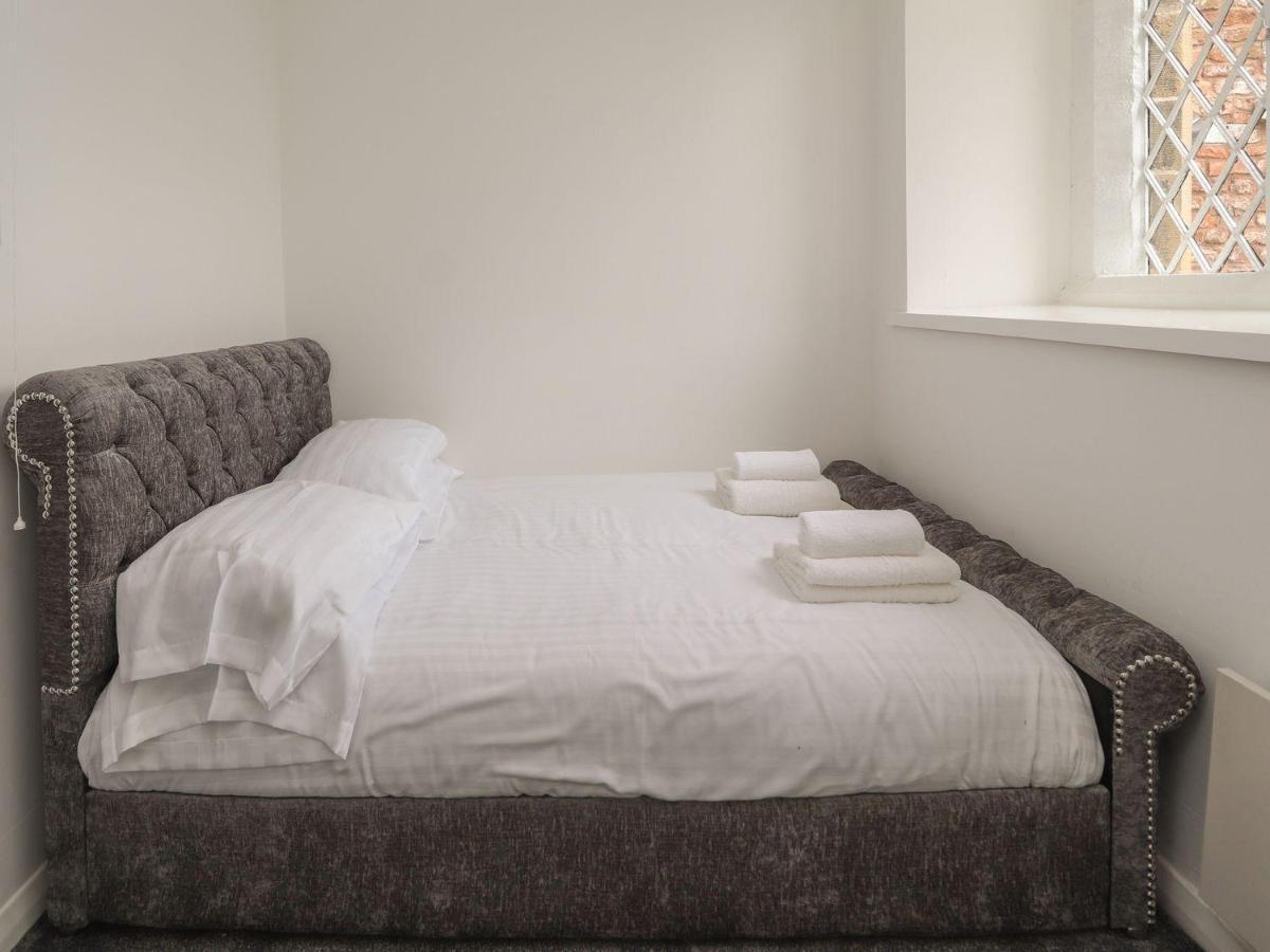 Memorial Building Apartment รูธิน ภายนอก รูปภาพ