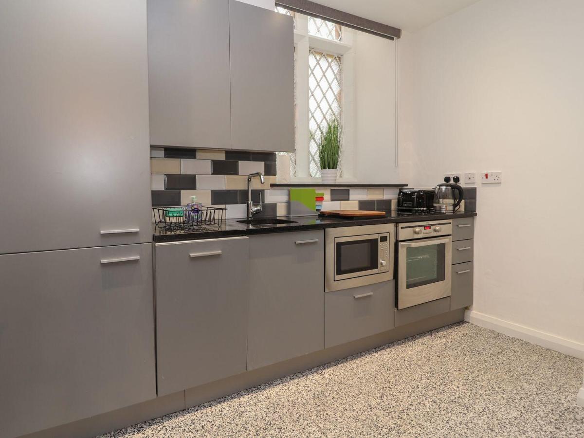 Memorial Building Apartment รูธิน ภายนอก รูปภาพ