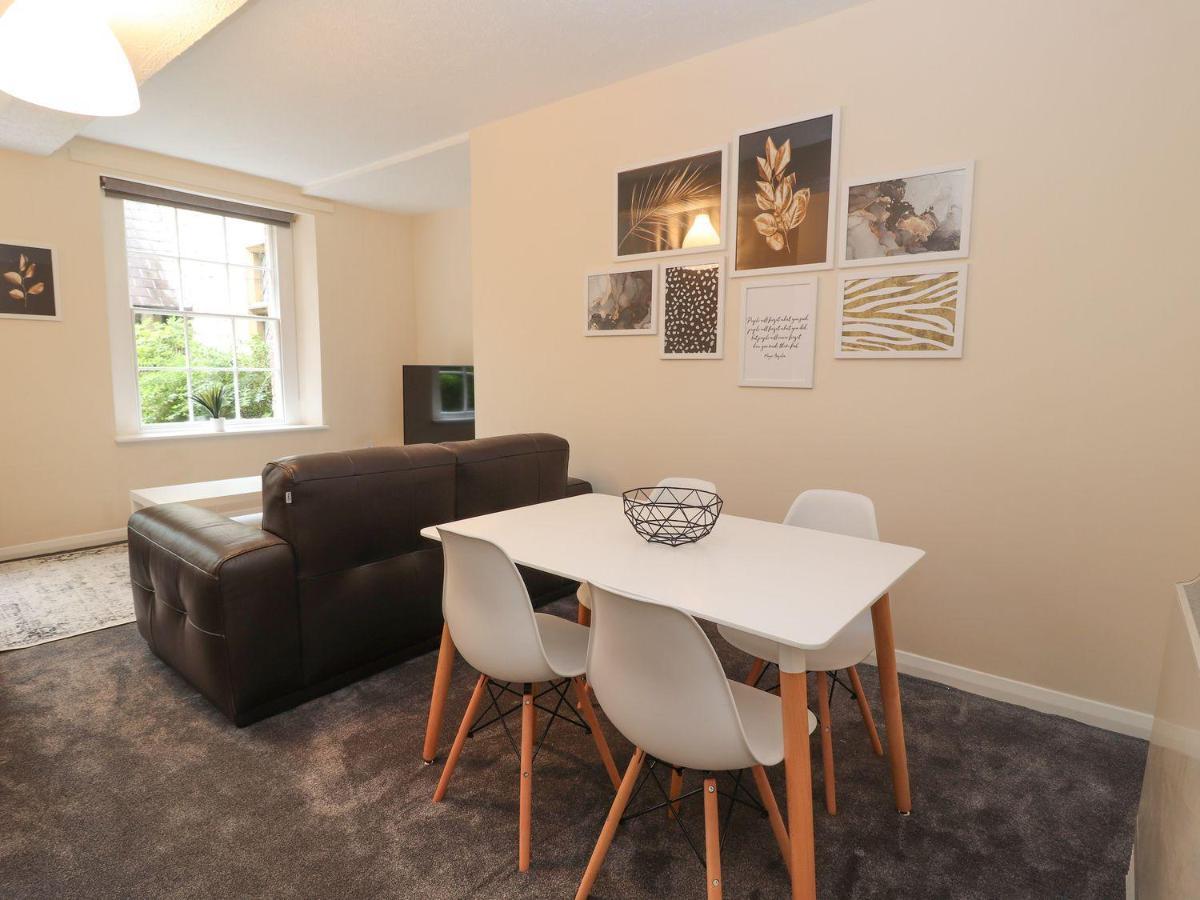 Memorial Building Apartment รูธิน ภายนอก รูปภาพ