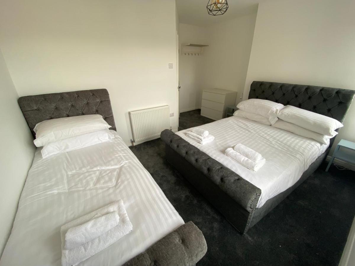 Memorial Building Apartment รูธิน ภายนอก รูปภาพ